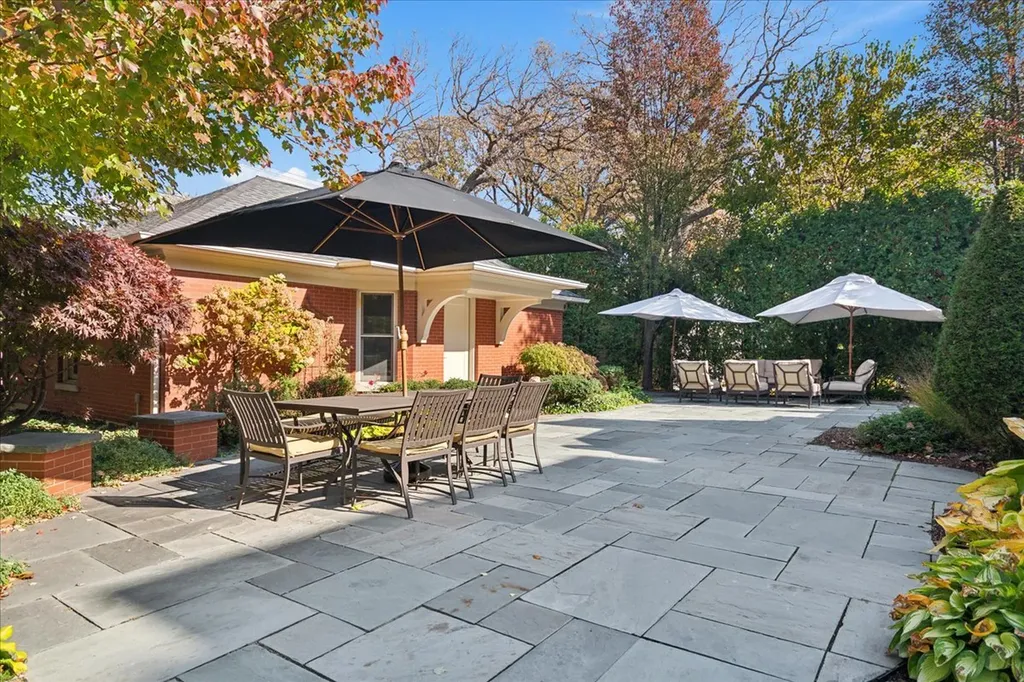 730 Lake Avenue Wilmette IL 60091