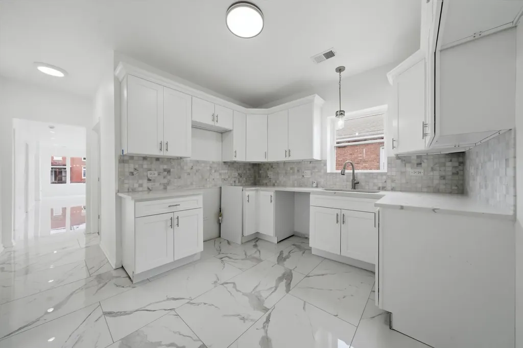 7845 South Union Avenue Chicago IL 60620