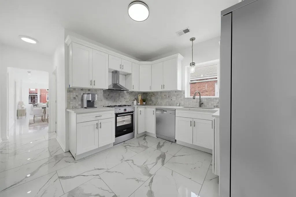 7845 South Union Avenue Chicago IL 60620
