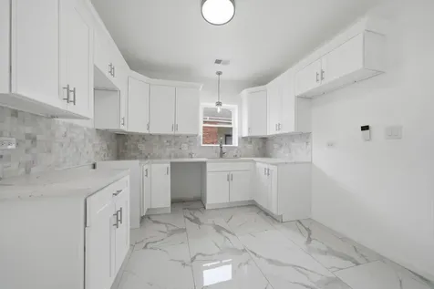 7845 South Union Avenue Chicago IL 60620