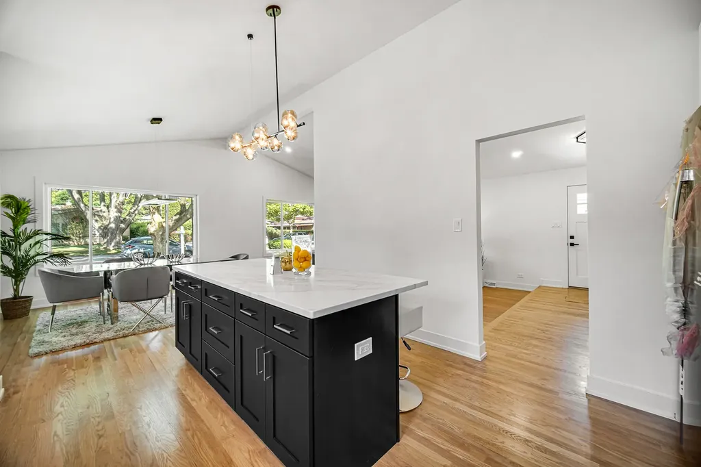 548 Leamington Avenue Wilmette IL 60091