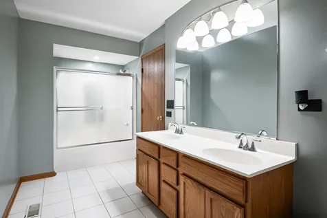 16017 West Iroquois Drive Lockport IL 60441