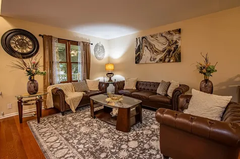 1201 Pinetree Lane Bartlett IL 60103