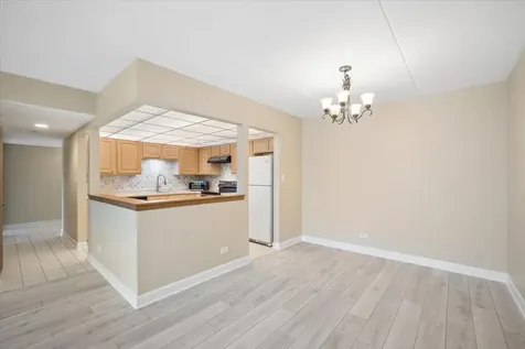 475 Plum Creek Drive Wheeling IL 60090