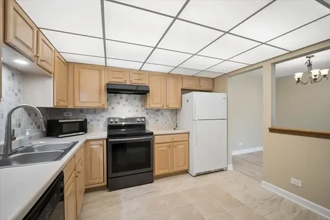 475 Plum Creek Drive Wheeling IL 60090