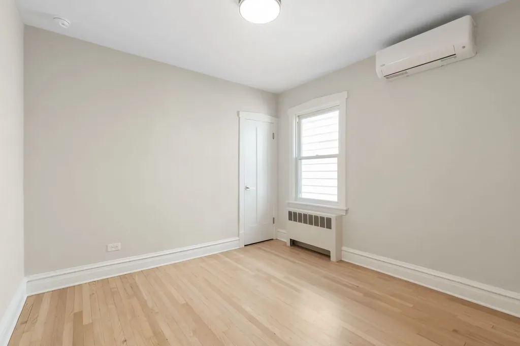 5747 North Melvina Avenue Chicago IL 60646
