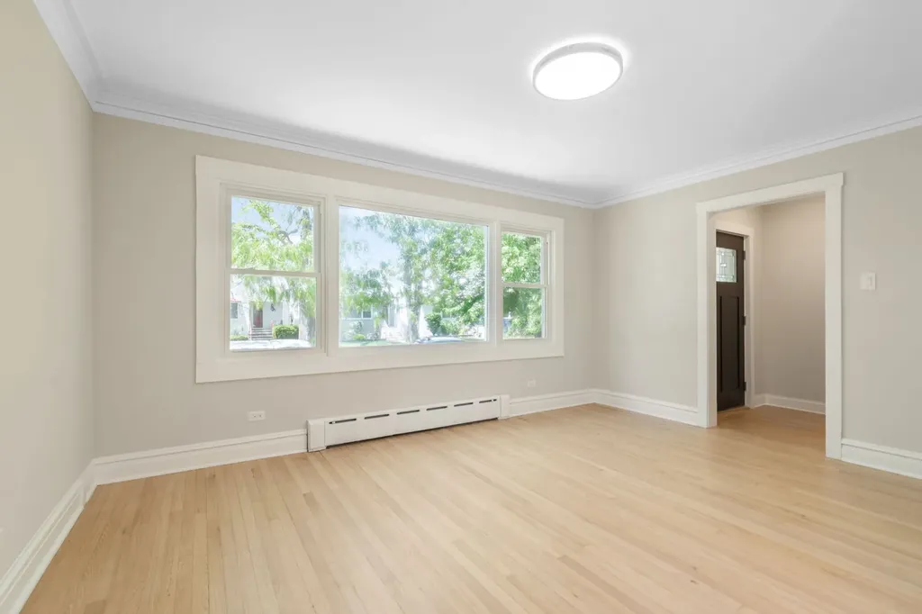 5747 North Melvina Avenue Chicago IL 60646