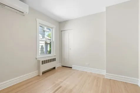 5747 North Melvina Avenue Chicago IL 60646