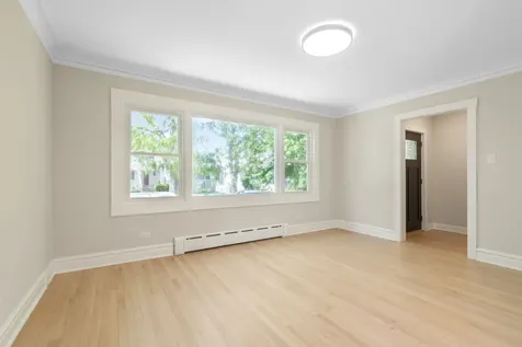 5747 North Melvina Avenue Chicago IL 60646