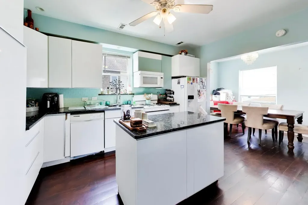3324 North Kostner Avenue Chicago IL 60641