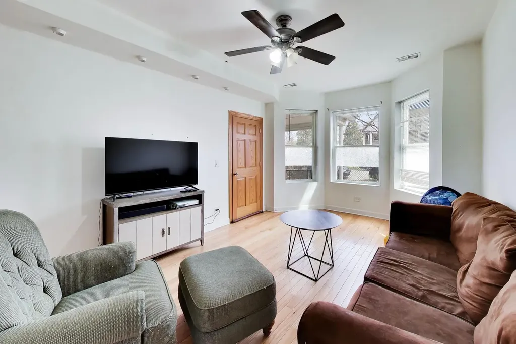 3324 North Kostner Avenue Chicago IL 60641