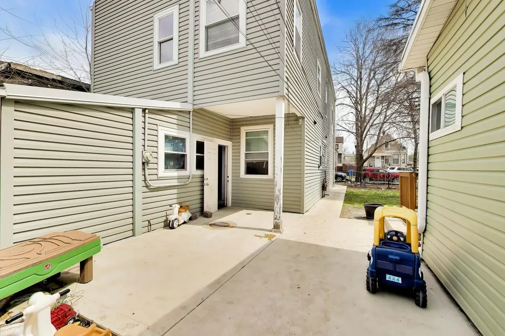3324 North Kostner Avenue Chicago IL 60641