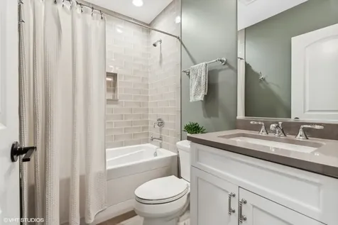 1165 West Eddy Street Chicago IL 60657