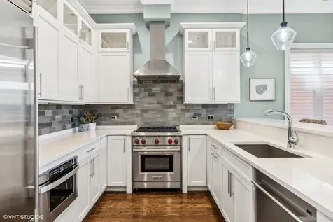 1165 West Eddy Street Chicago IL 60657