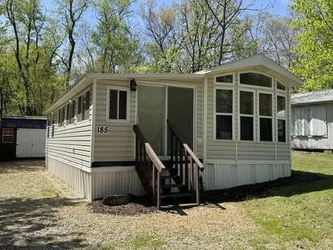 17-185 Woodhaven Lakes Sublette IL 61367
