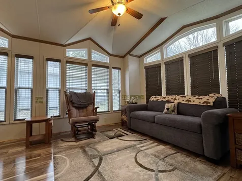 17-185 Woodhaven Lakes Sublette IL 61367