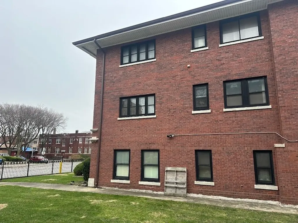 6758 South Jeffery Boulevard Chicago IL 60649