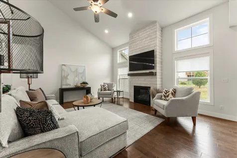 1616 Kassen Avenue Mahomet IL 61853