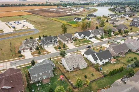 1616 Kassen Avenue Mahomet IL 61853