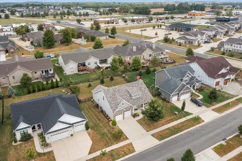 1616 Kassen Avenue Mahomet IL 61853