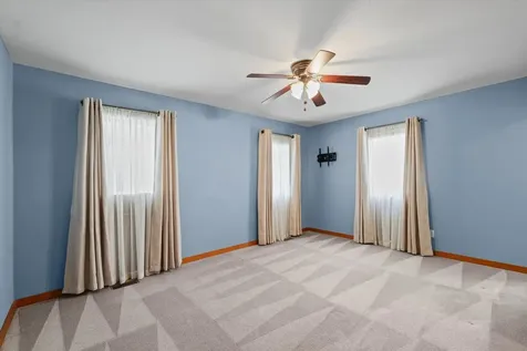 6 Hedgerow Court Monticello IL 61856