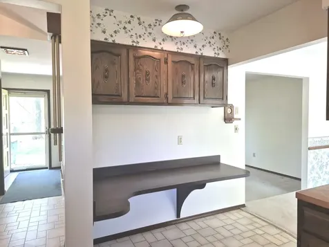 8 Hawthorne Drive Oswego IL 60543