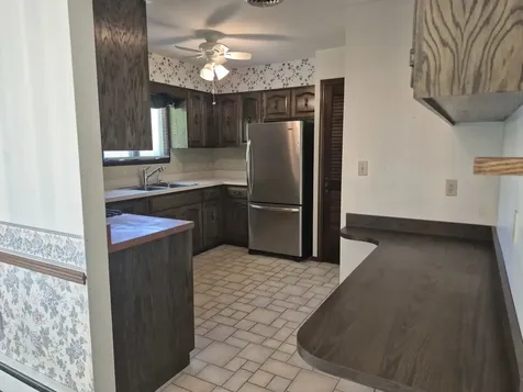 8 Hawthorne Drive Oswego IL 60543