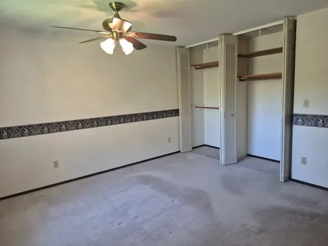 8 Hawthorne Drive Oswego IL 60543