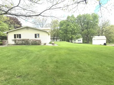 8 Hawthorne Drive Oswego IL 60543