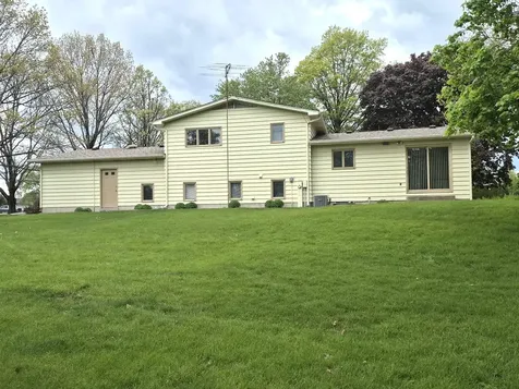 8 Hawthorne Drive Oswego IL 60543
