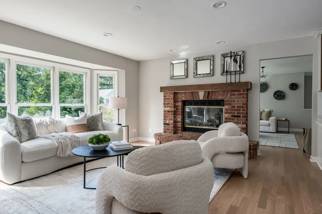 369 Hawthorne Boulevard Glen Ellyn IL 60137