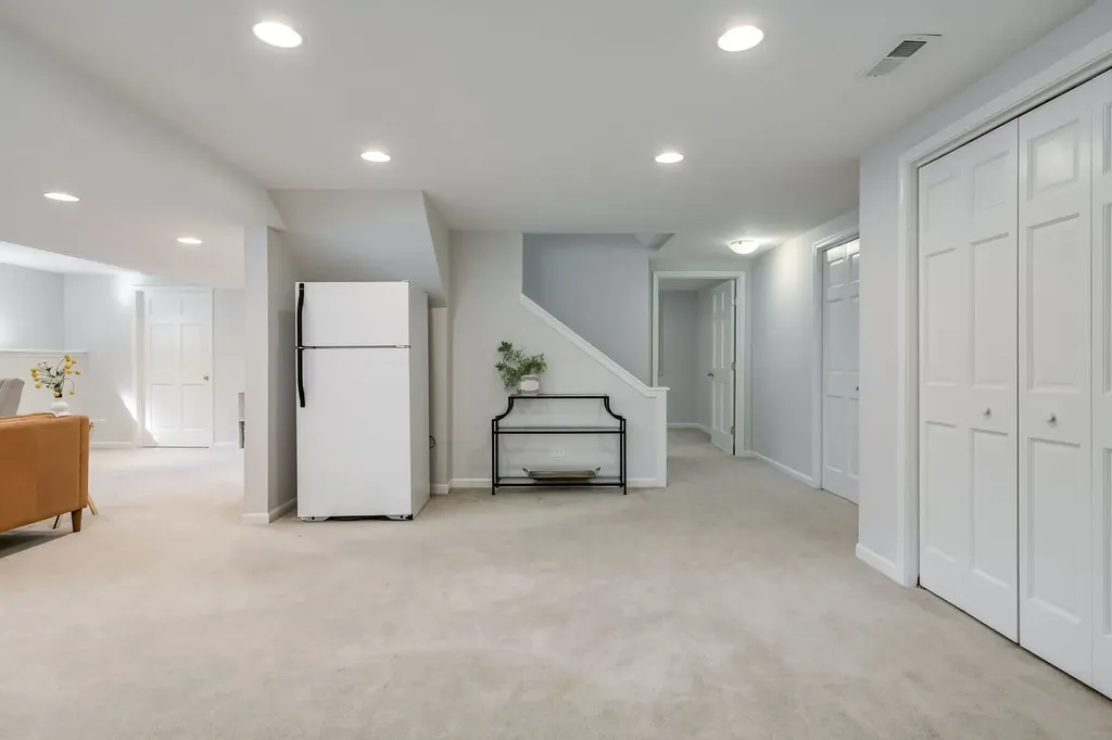 369 Hawthorne Boulevard Glen Ellyn IL 60137