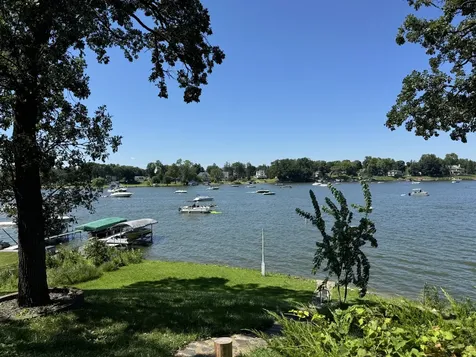 2813 Regner Road Mchenry IL 60051
