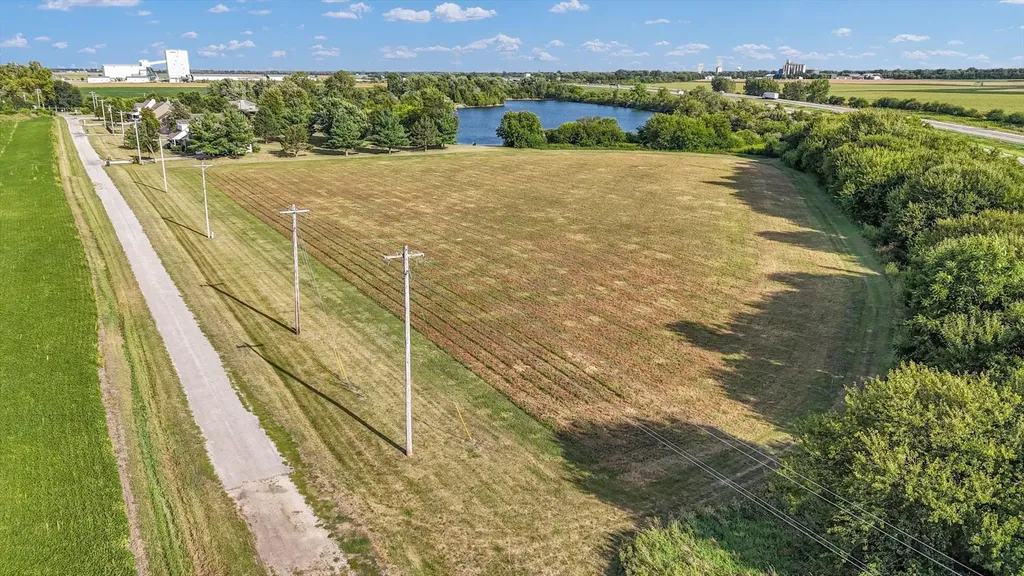 52 Moss Drive Farmer City IL 61842