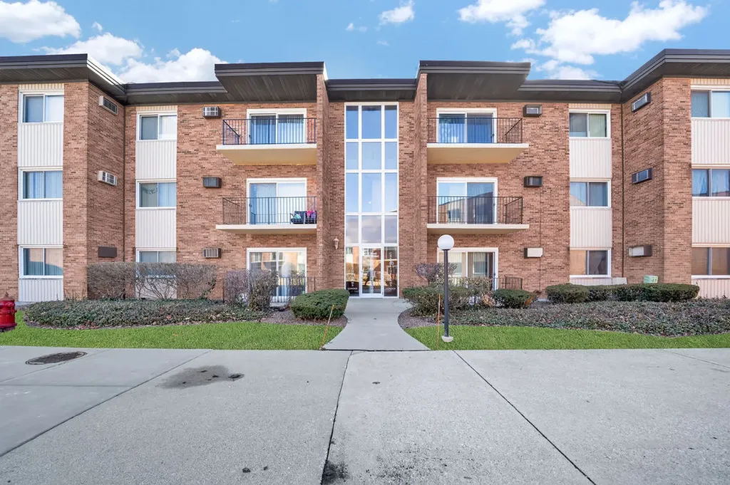 4112 West 98th Street Oak Lawn IL 60453