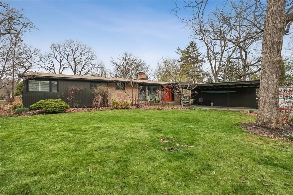 214 Hancock Avenue Lake Bluff IL 60044