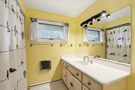 214 Hancock Avenue Lake Bluff IL 60044