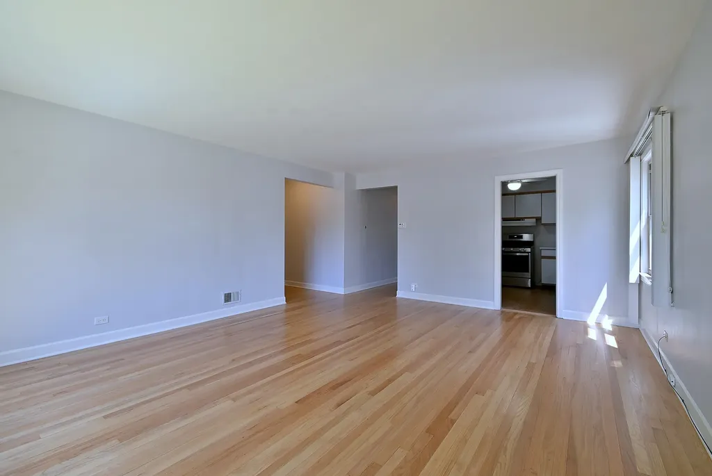 5036 Crain Street Skokie IL 60077