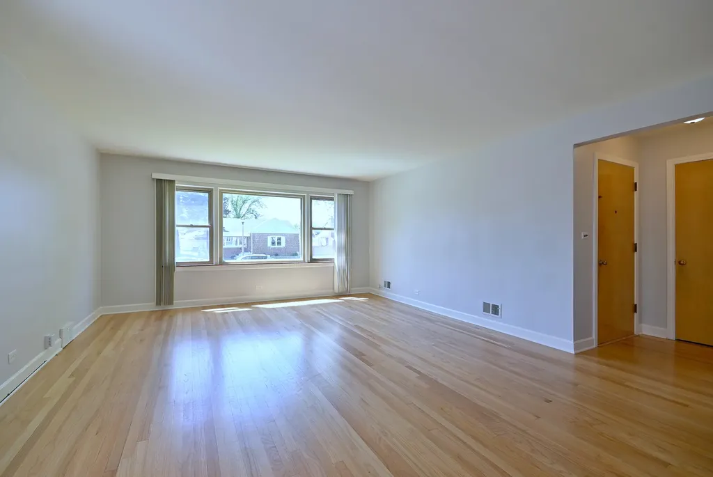 5036 Crain Street Skokie IL 60077
