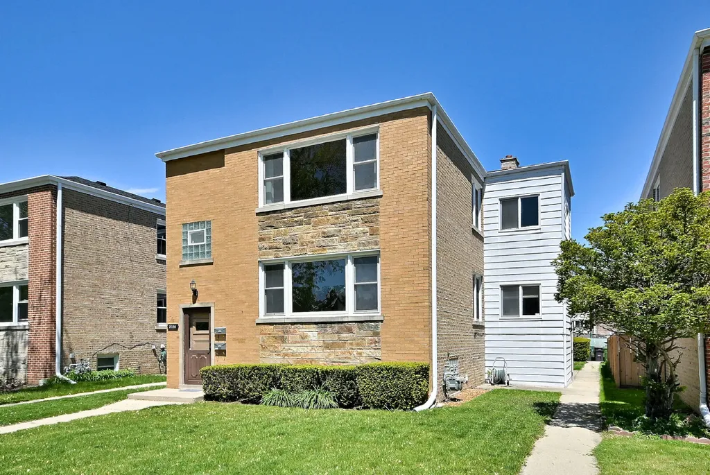 5036 Crain Street Skokie IL 60077