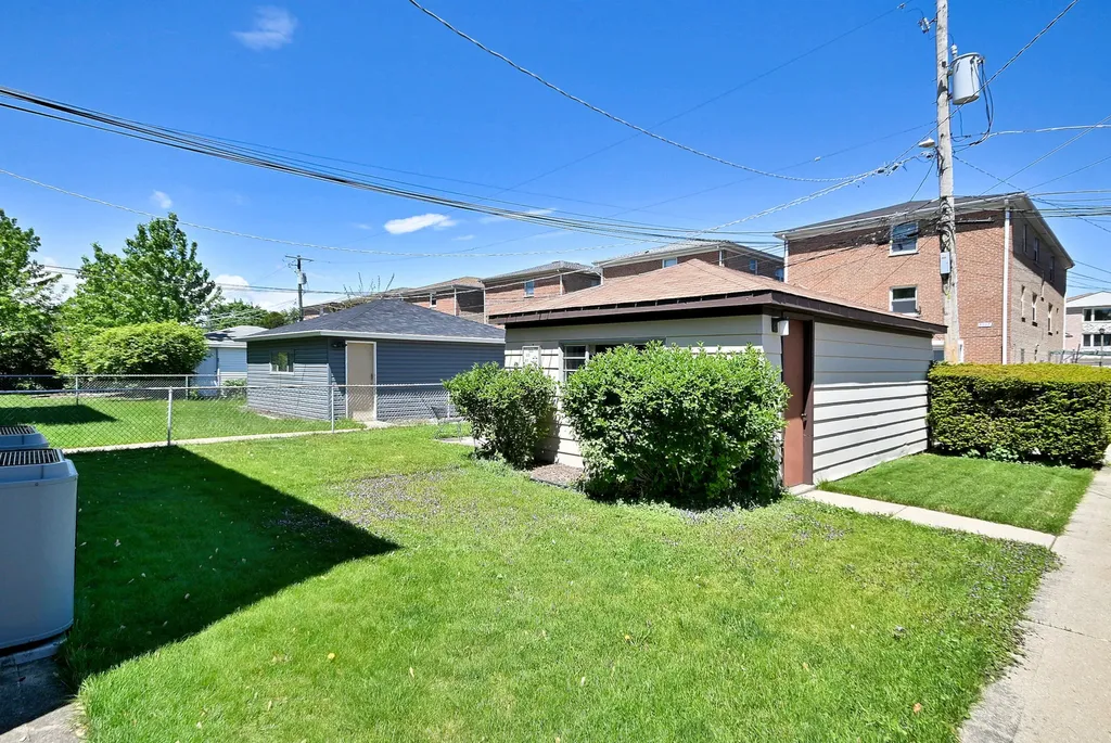 5036 Crain Street Skokie IL 60077