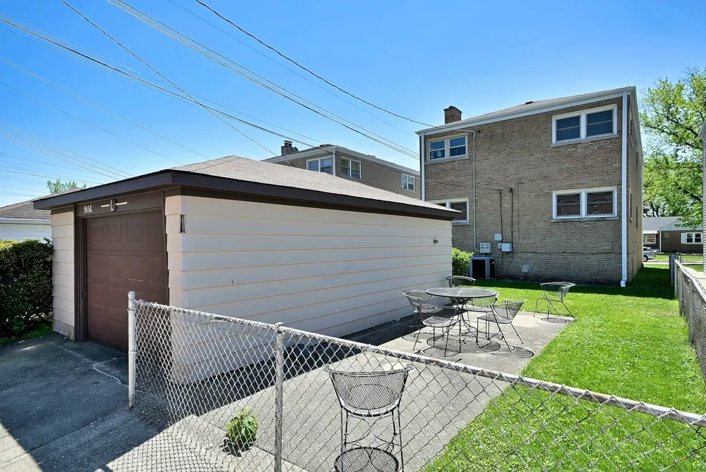 5036 Crain Street Skokie IL 60077