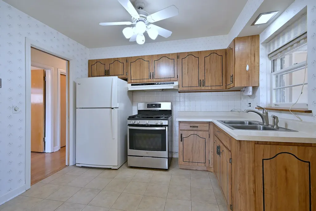 5036 Crain Street Skokie IL 60077