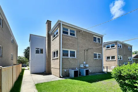 5036 Crain Street Skokie IL 60077