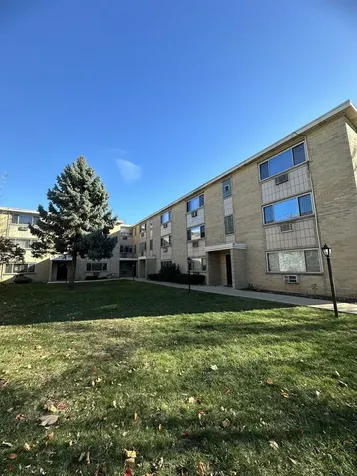 7019 North Ridge Boulevard Chicago IL 60645