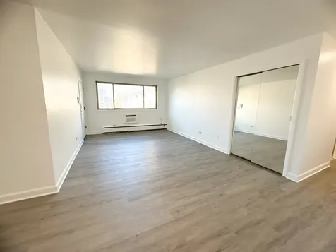 7019 North Ridge Boulevard Chicago IL 60645