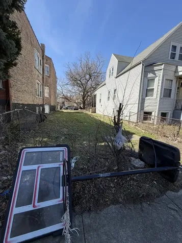 7142 South Carpenter Street Chicago IL 60621