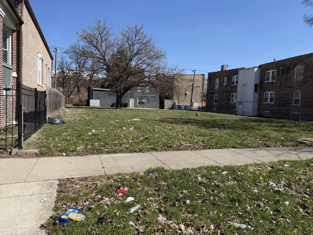 6951 South Carpenter Street Chicago IL 60621