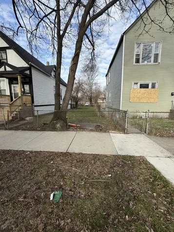 6142 South Carpenter Street Chicago IL 60621