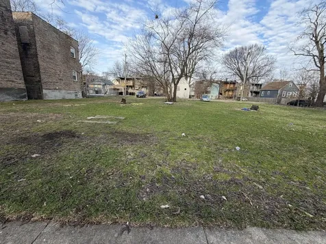 5734 South Carpenter Street Chicago IL 60621
